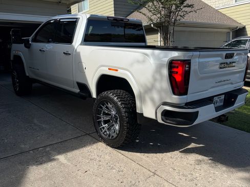 Used 2024 GMC Sierra 3500 Denali Ultimate AWD/4WD image 22