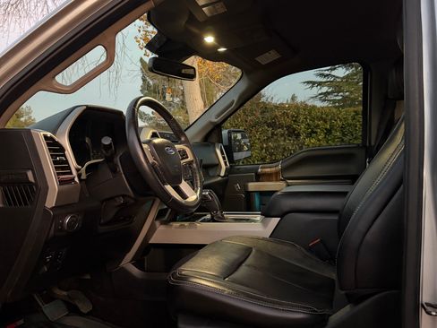 Used 2019 Ford F150 Lariat image 15