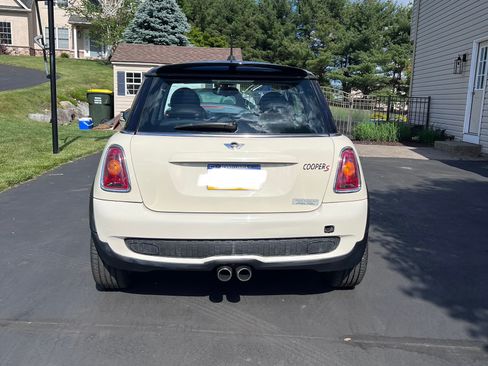 Used 2010 MINI Cooper S w/ Cold Weather Pkg FWD image 6