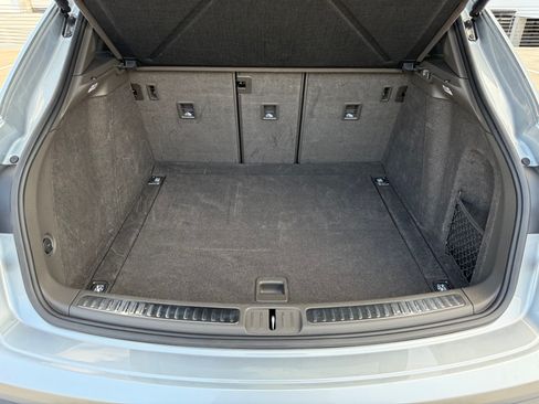 Used 2023 Porsche Macan image 16