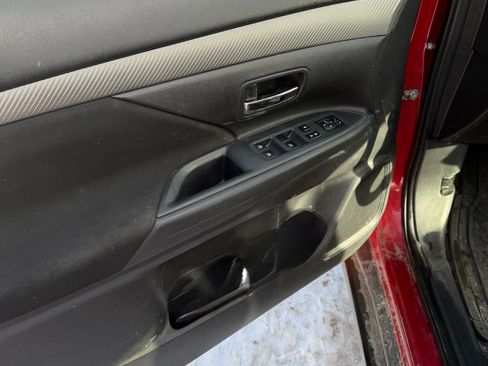 Used 2018 Mitsubishi Outlander ES image 8