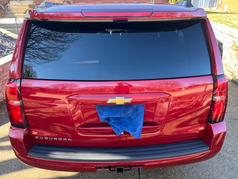 Used 2015 Chevrolet Suburban LT image 15