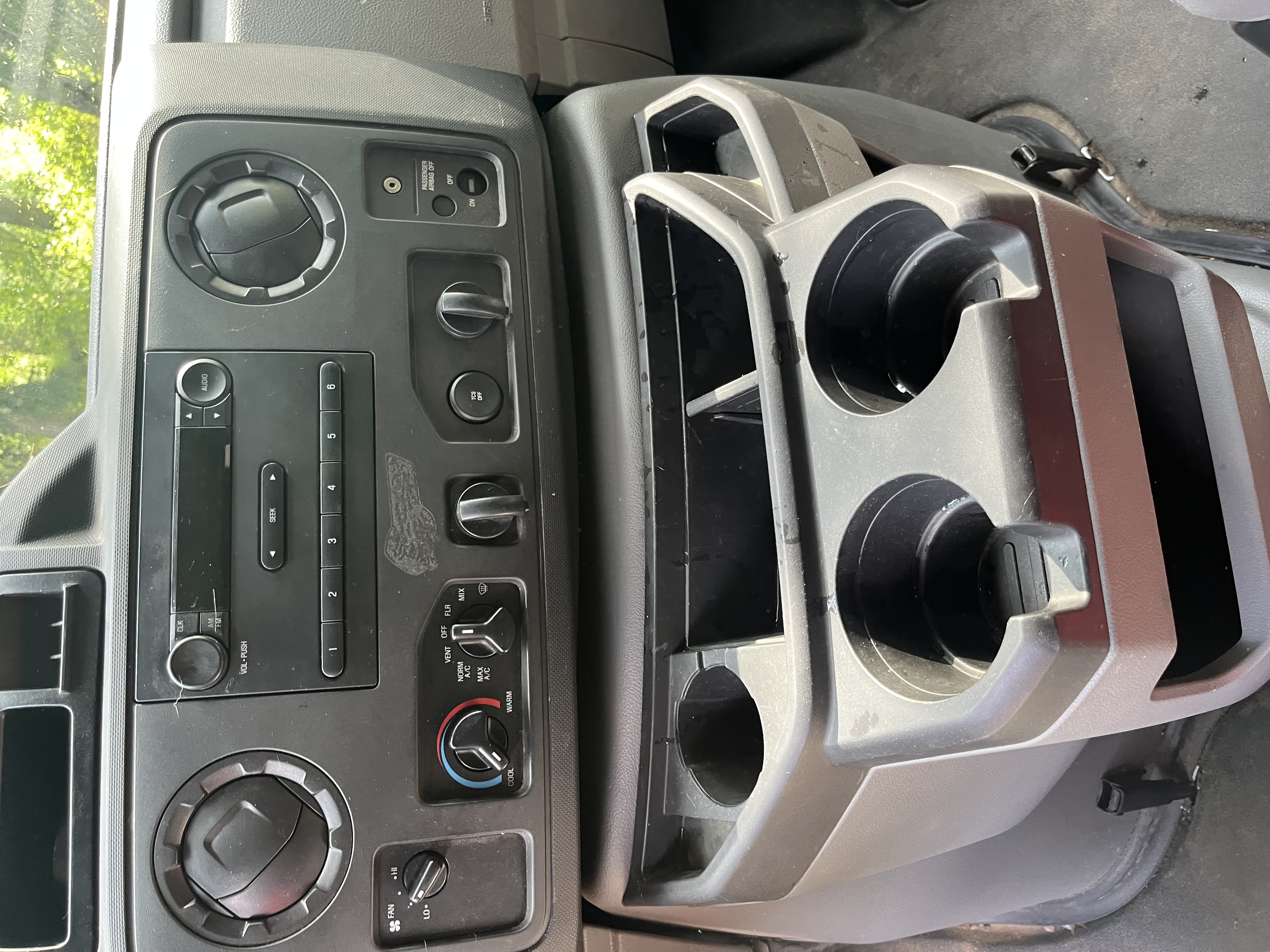 Used 2013 Ford E-250 and Econoline 250 w/ PWR Group RWD image 9