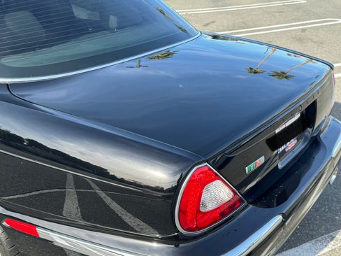 Used 2004 Jaguar XJ8 image 6