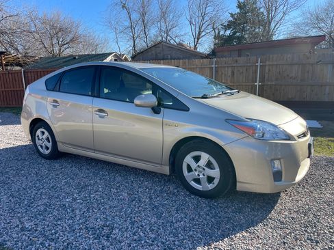 Used 2010 Toyota Prius Five image 1