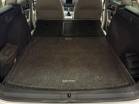 Used 2017 Volkswagen Golf Alltrack S image 8