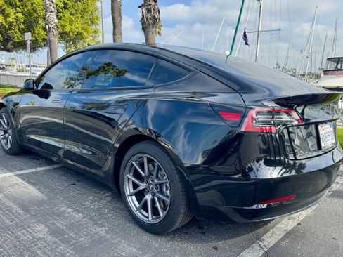 Used 2021 Tesla Model 3 Standard Range Plus image 4