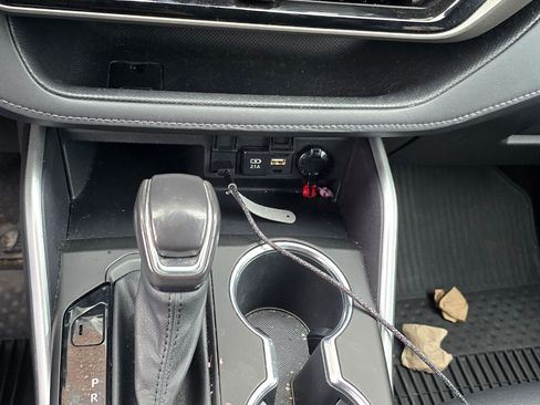 Used 2020 Toyota Highlander XLE image 15