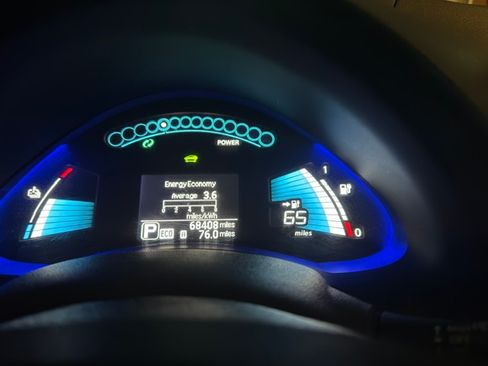 Used 2015 Nissan Leaf SL FWD image 6