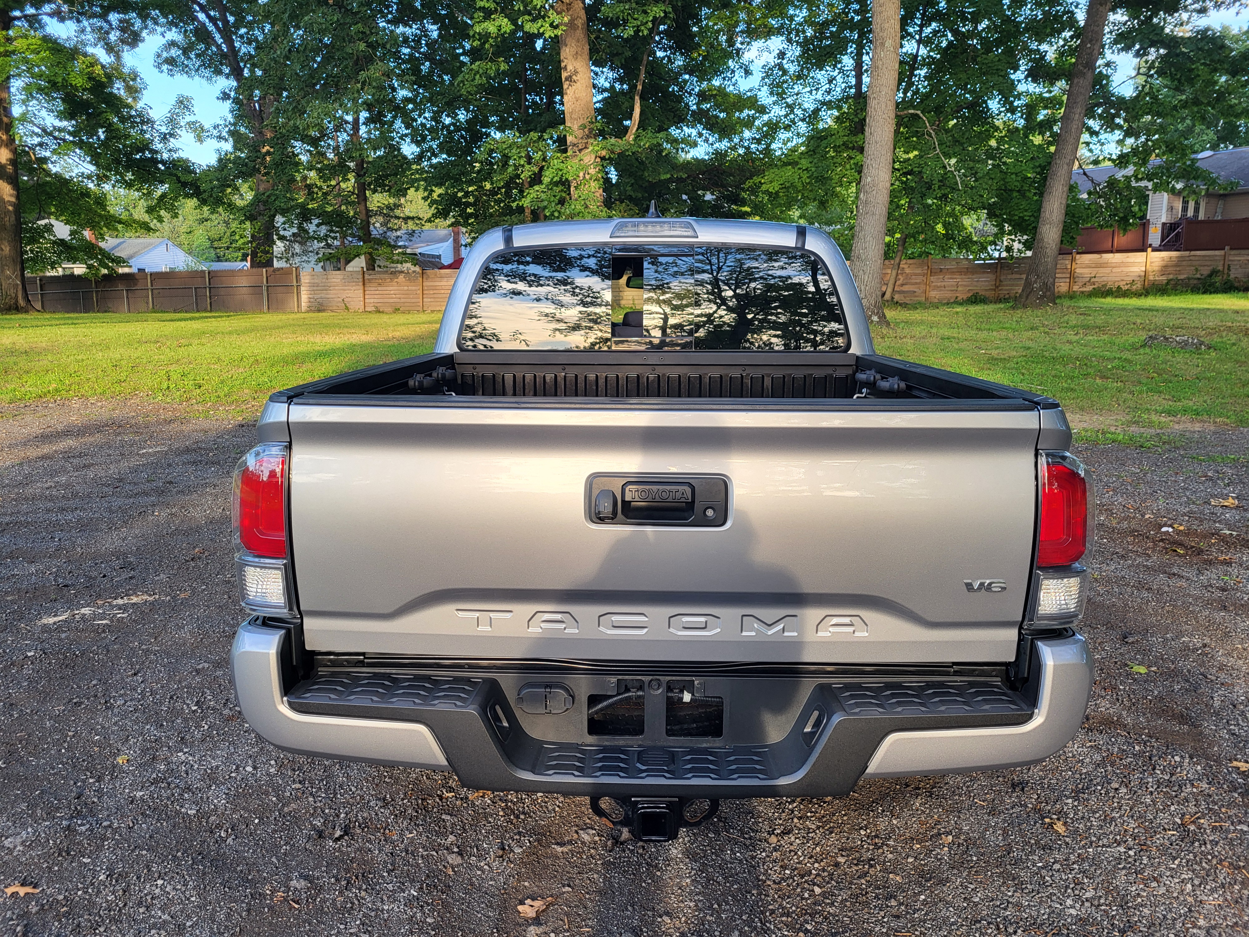 Used 2020 Toyota Tacoma TRD Sport AWD/4WD image 8