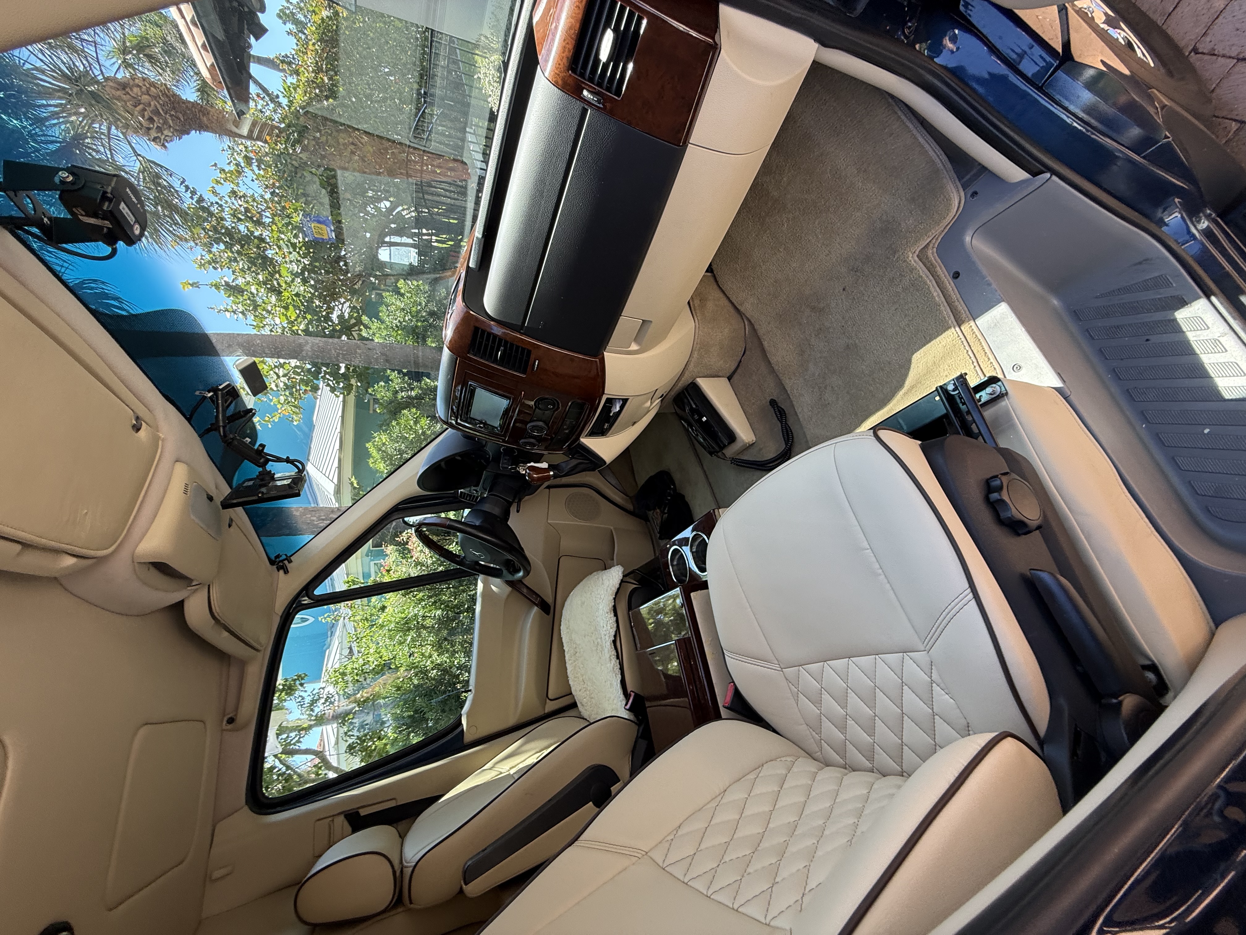 Used 2014 Mercedes-Benz Sprinter 2500 image 25
