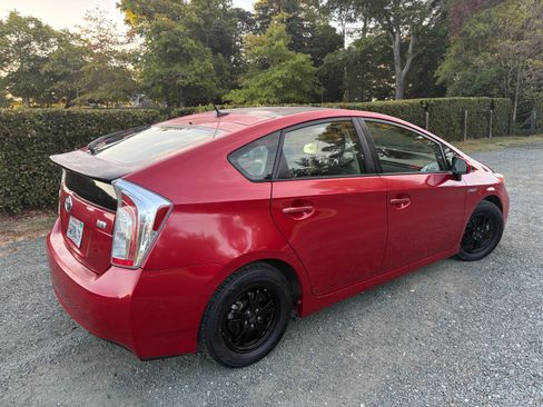 Used 2012 Toyota Prius Four w/ Deluxe Solar Roof Pkg FWD image 6
