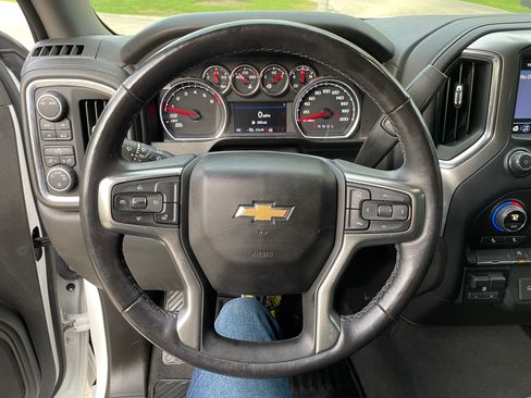 Used 2021 Chevrolet Silverado 1500 LT image 13