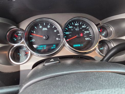 Used 2010 Chevrolet Silverado 2500 LT w/ Interior Plus Package image 2