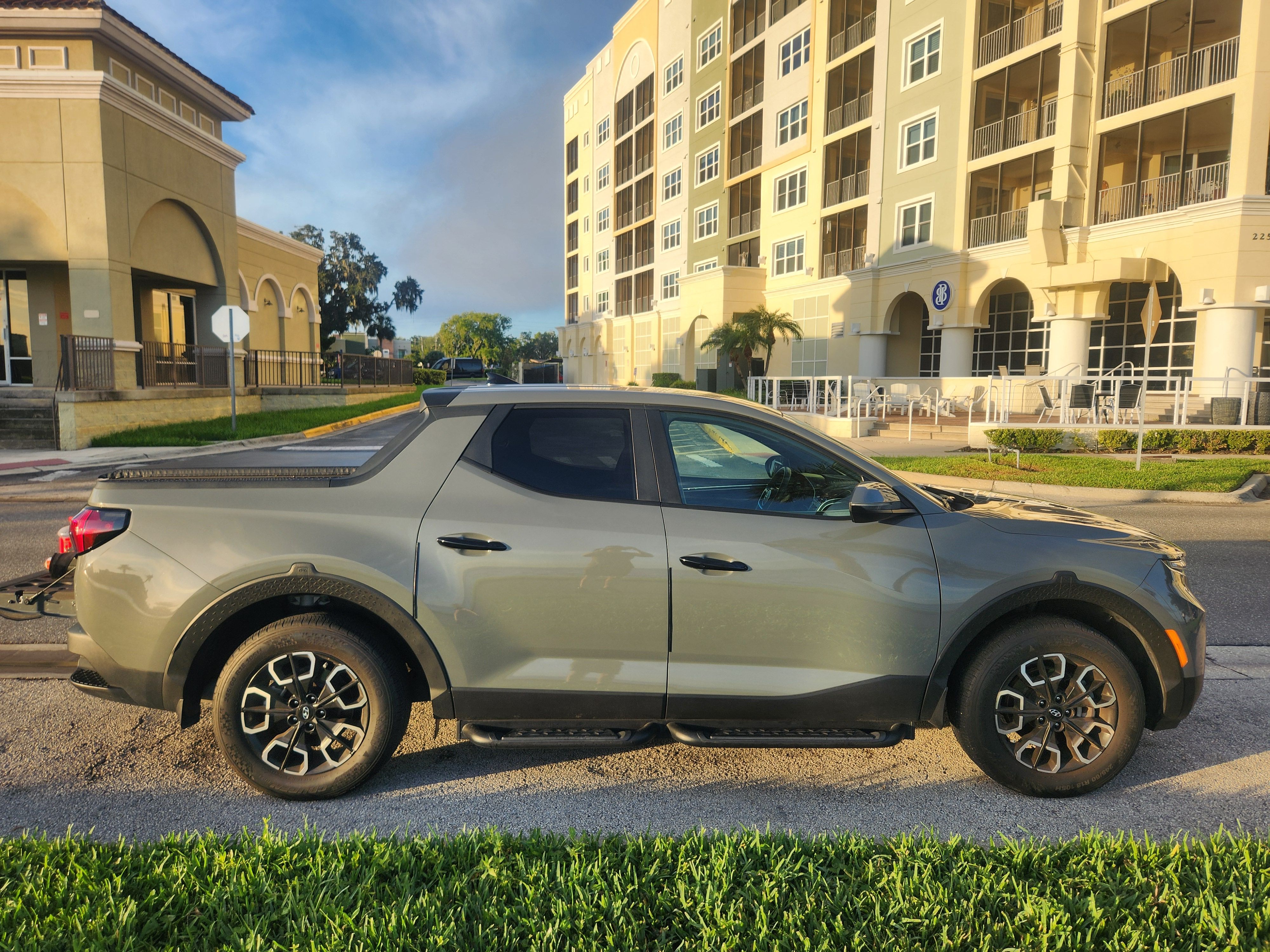 Used 2023 Hyundai Santa Cruz SEL FWD image 4