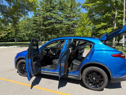 Used 2018 Alfa Romeo Stelvio Ti Sport AWD/4WD image 11