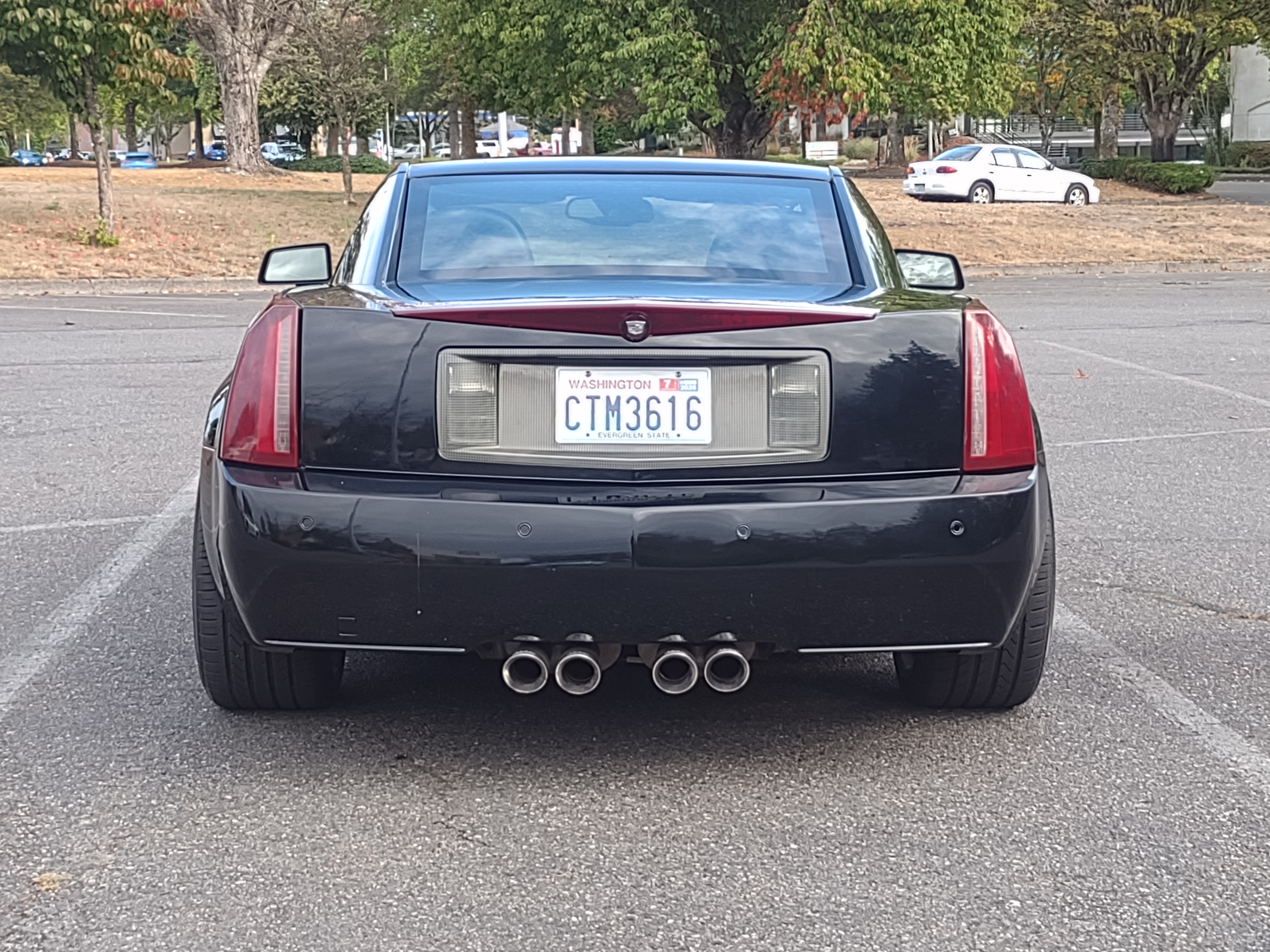 Used 2006 Cadillac XLR RWD image 12