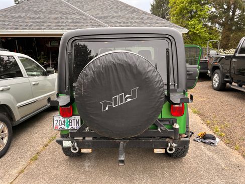 Used 2004 Jeep Wrangler 4WD image 11