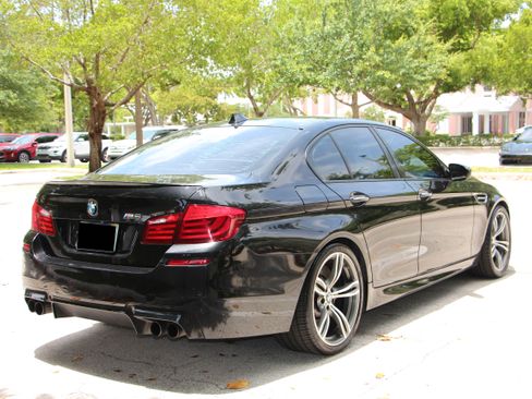 Used 2013 BMW M5 RWD image 8