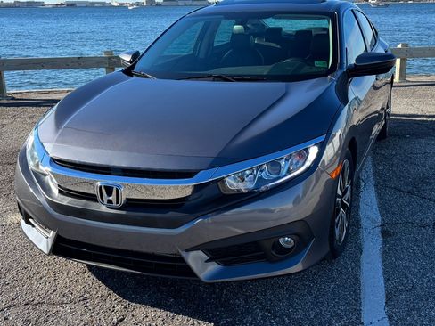 Used 2018 Honda Civic EX-L image 1