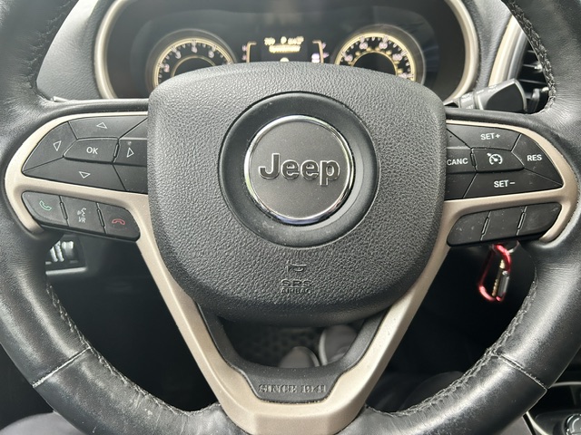 Used 2014 Jeep Cherokee Latitude AWD/4WD image 18
