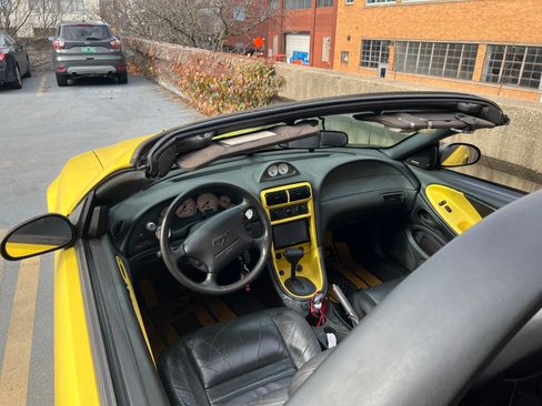 Used 2001 Ford Mustang GT image 17