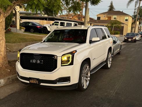 Used 2019 GMC Yukon SLE w/ SLE Value Package image 10