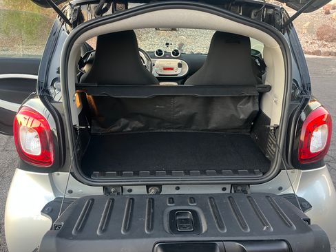 Used 2016 smart fortwo passion image 24