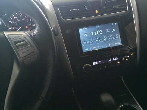Used 2014 Nissan Altima 2.5 SV FWD image 4