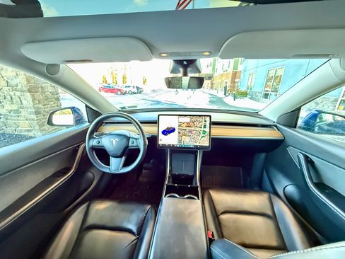 Used 2020 Tesla Model Y Performance image 19