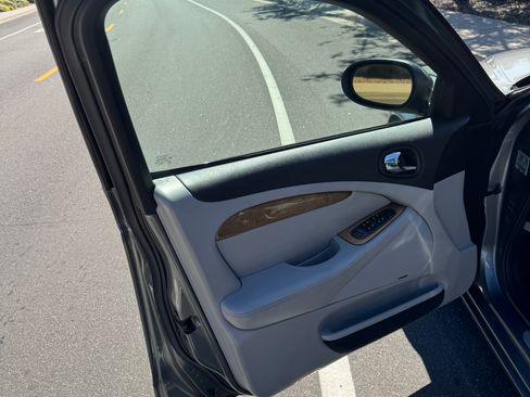 Used 2005 Jaguar S-TYPE R image 12