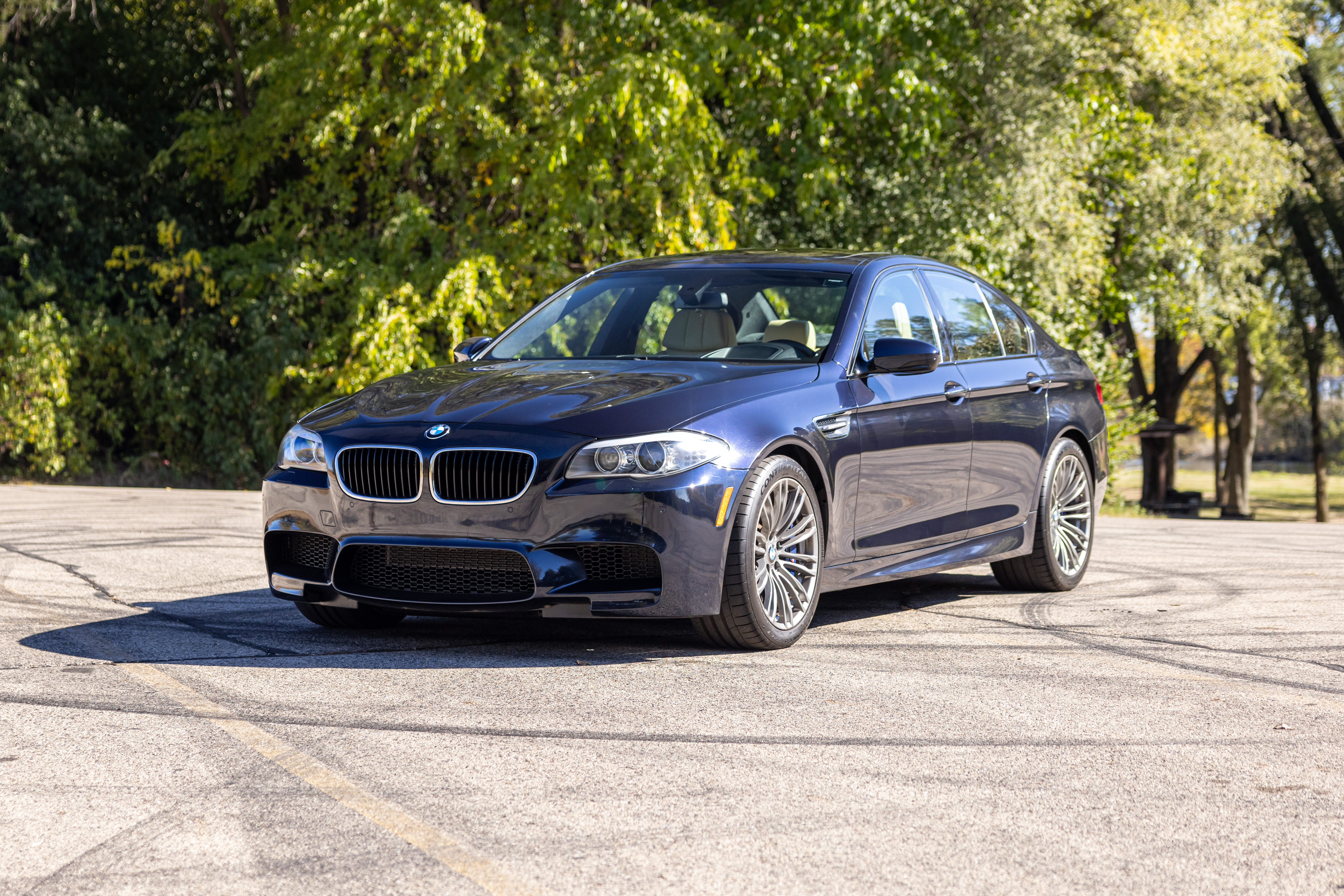 Used 2013 BMW M5 RWD image 4