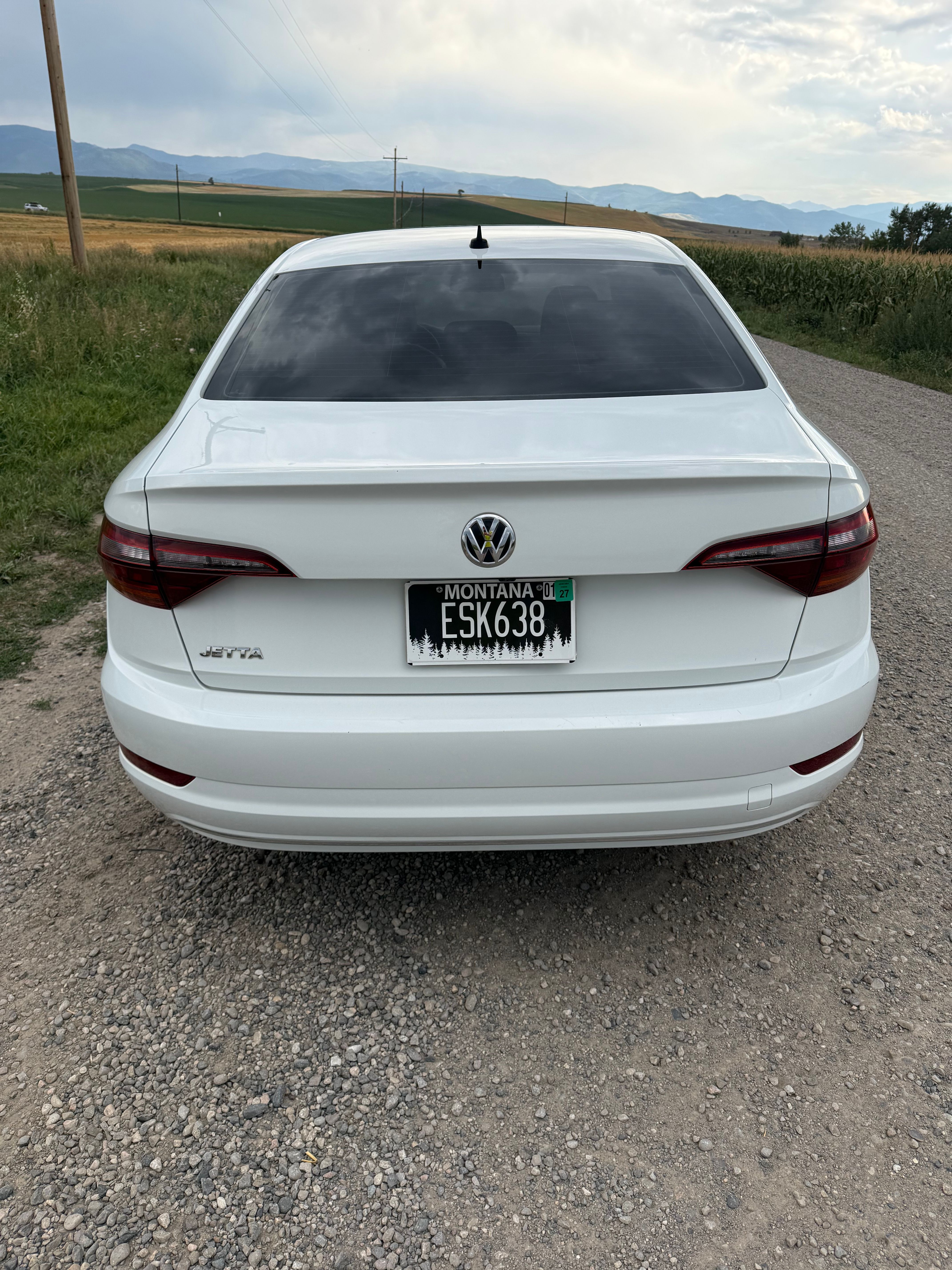 Used 2019 Volkswagen Jetta SE w/ Cold Weather Package FWD image 2