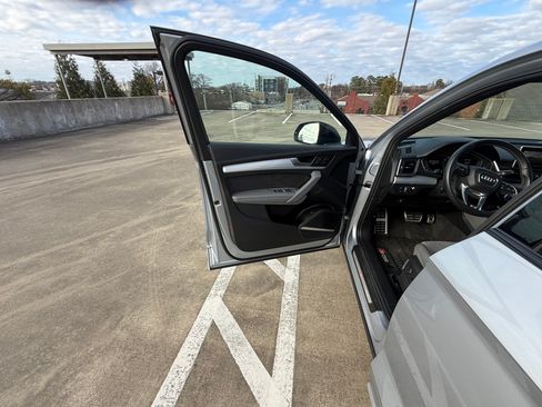 Used 2019 Audi SQ5 Prestige image 11