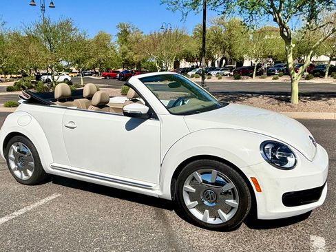 Used 2013 Volkswagen Beetle 2.5 image 2