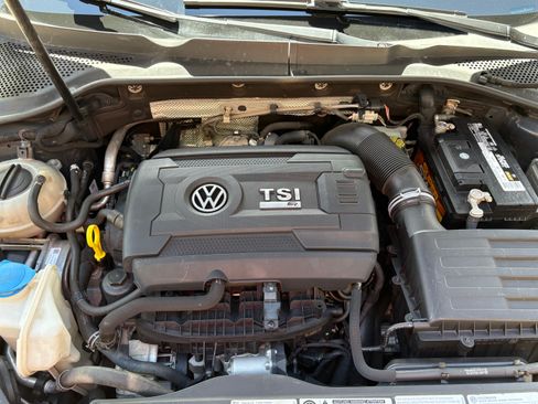 Used 2016 Volkswagen Golf 4-Door AWD/4WD image 11