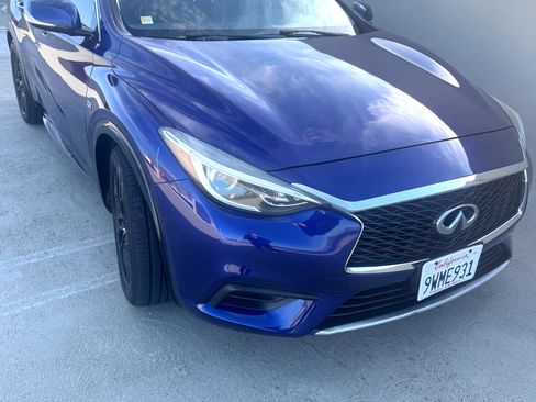 Used 2017 INFINITI QX30 FWD image 1
