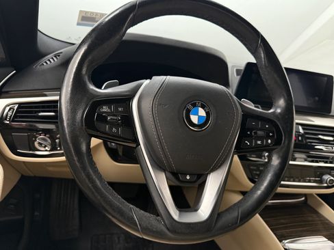 Used 2021 BMW 530i w/ Premium Package RWD image 14