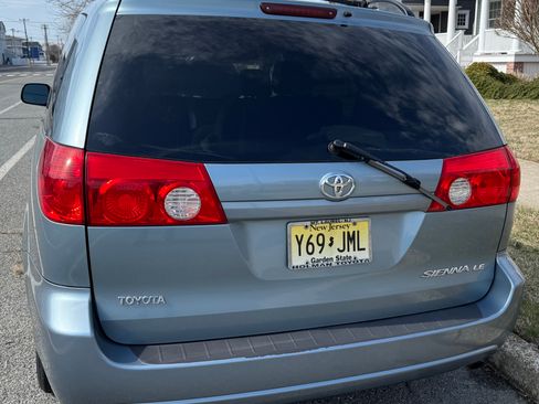 Used 2007 Toyota Sienna CE image 4
