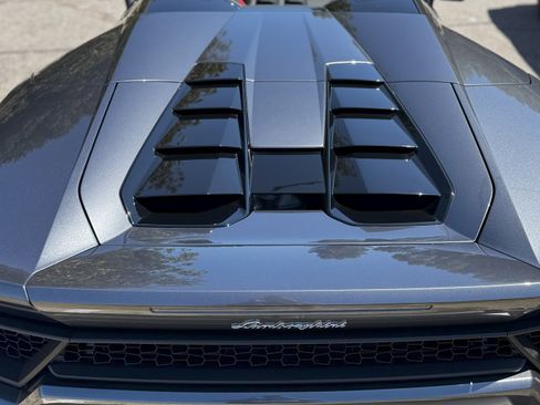 Used 2017 Lamborghini Huracan LP 580-2 image 2