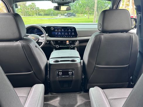 Used 2025 Chevrolet Tahoe LT w/ Comfort Package image 4