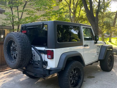 Used 2013 Jeep Wrangler Sport AWD/4WD image 4