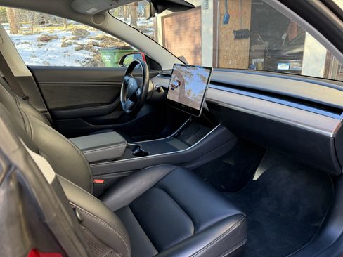 Used 2018 Tesla Model 3 Long Range image 13