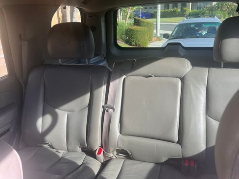 Used 2005 Cadillac Escalade AWD image 9