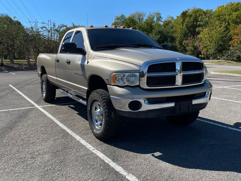 Used 2004 Dodge Ram 3500 Truck ST w/ Trailer Tow Group image 2