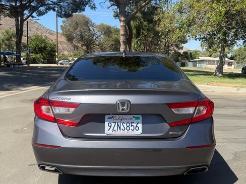 Used 2018 Honda Accord Touring image 8