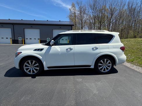 Used 2012 INFINITI QX56 4WD w/ Deluxe Touring Pkg image 6
