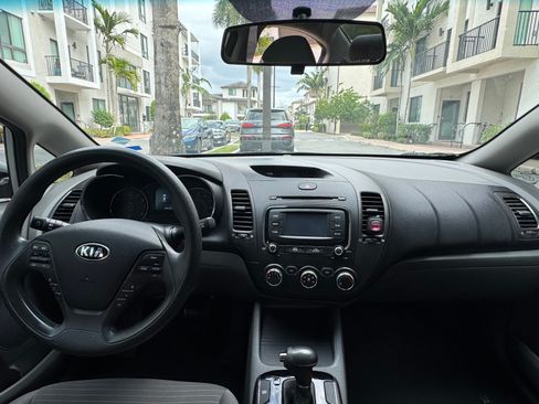 Used 2017 Kia Forte LX w/ LX Popular Package image 9