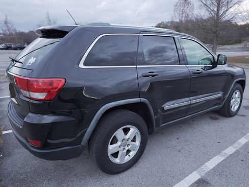 Used 2011 Jeep Grand Cherokee Laredo image 8