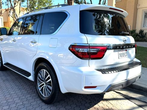 Used 2023 Nissan Armada SL image 2